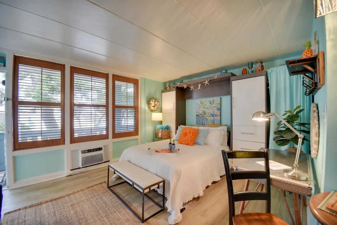 Chic Virginia Beach Retreat - Pool, Steps To Beach