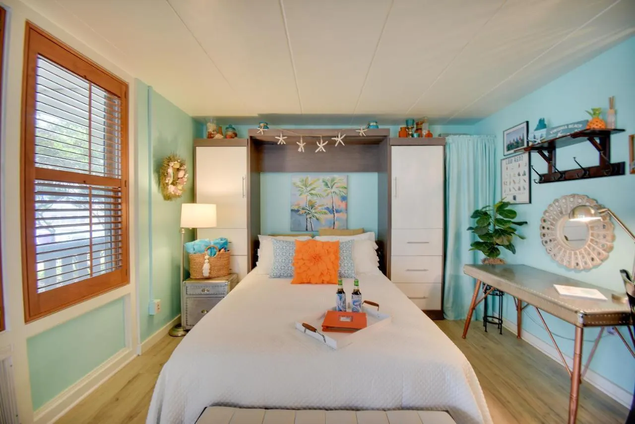 Chic Virginia Beach Retreat - Pool, Steps To Beach 0*,